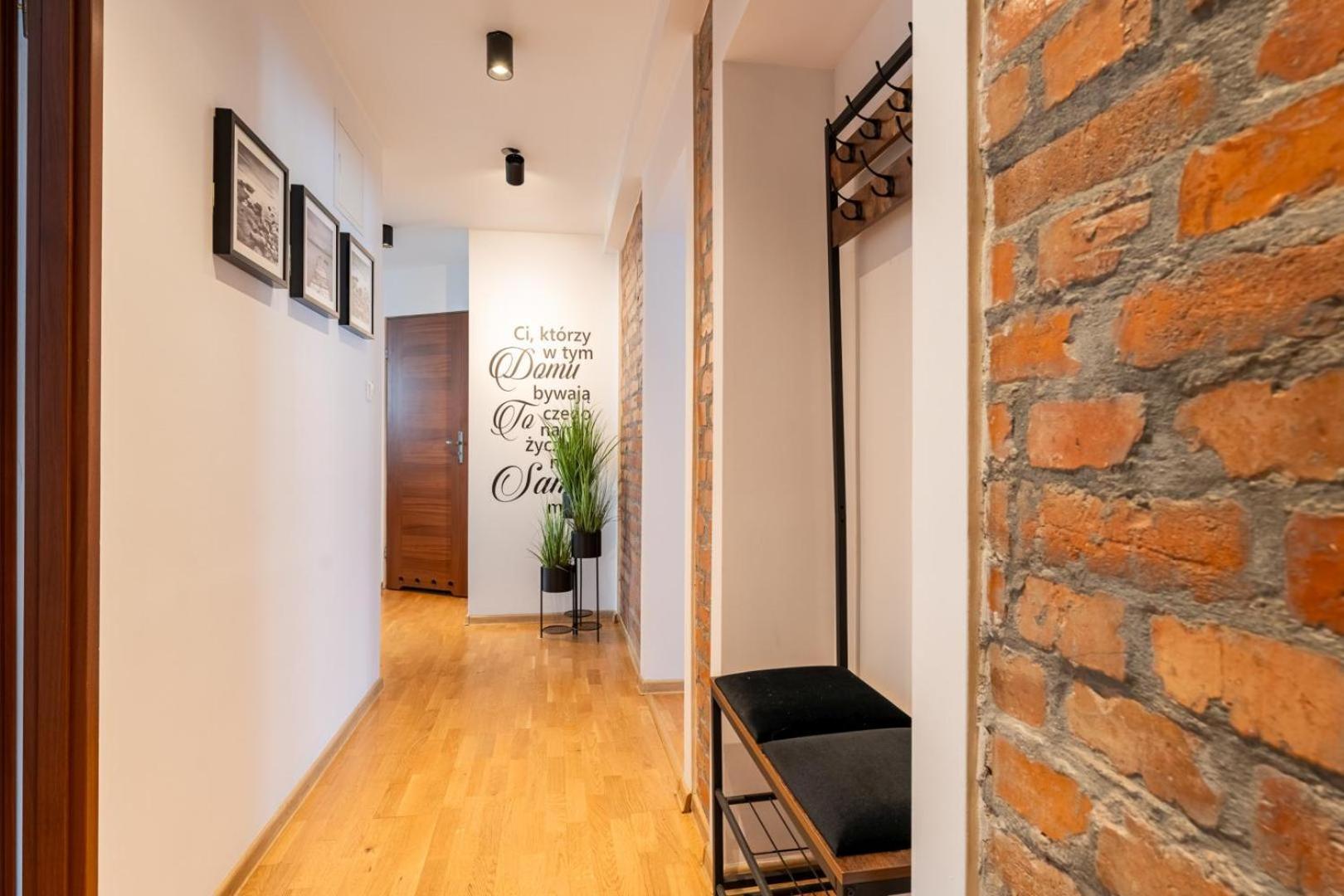 Apartament Ratuszlove - 2 Osobne Sypialnie, Z Widokiem Na Ratusz - By Spaceapart 耶莱尼亚古拉 外观 照片